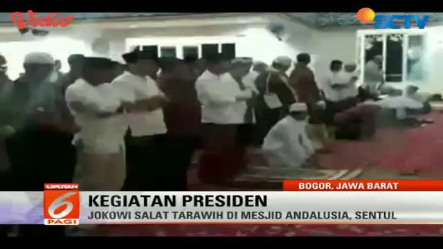 Presiden Joko Widodo tadi malam menunaikan Salat Isya dan tarawih di Masjid Andalusia, Sentul, Bogor, Jawa Barat.