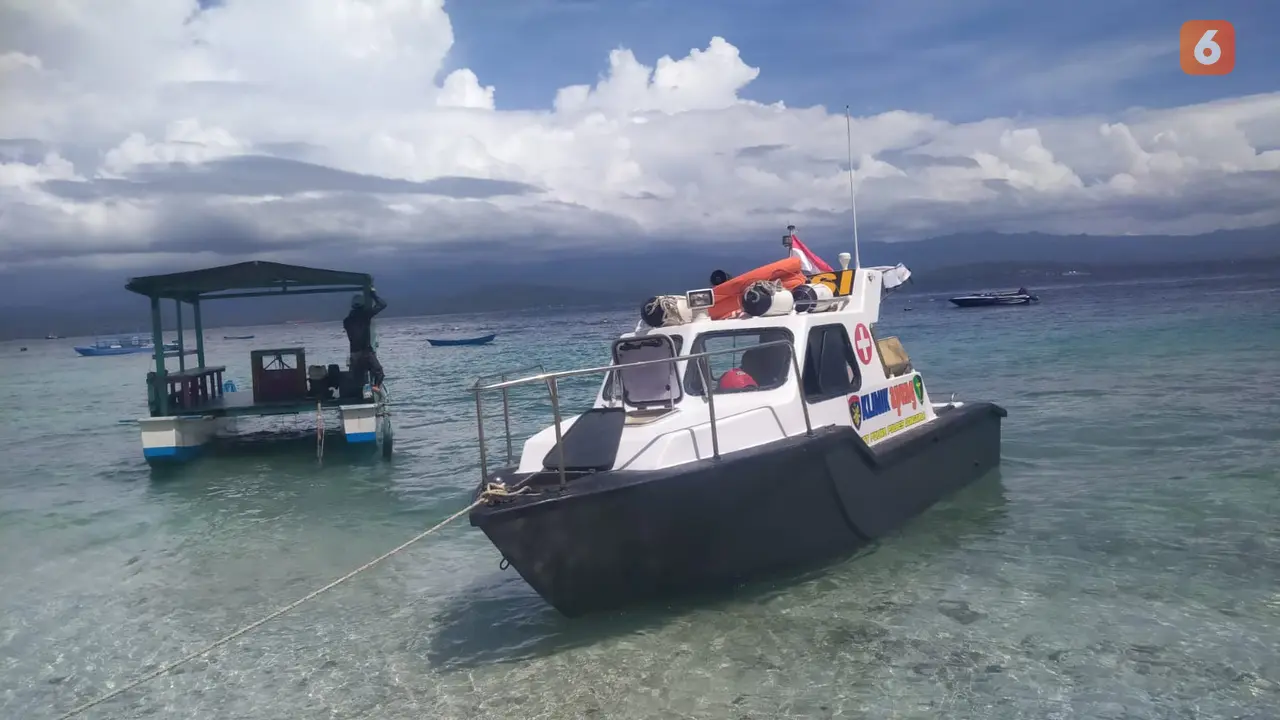 Klinik Apung untuk layanan kesehatan dari Polres Donggala