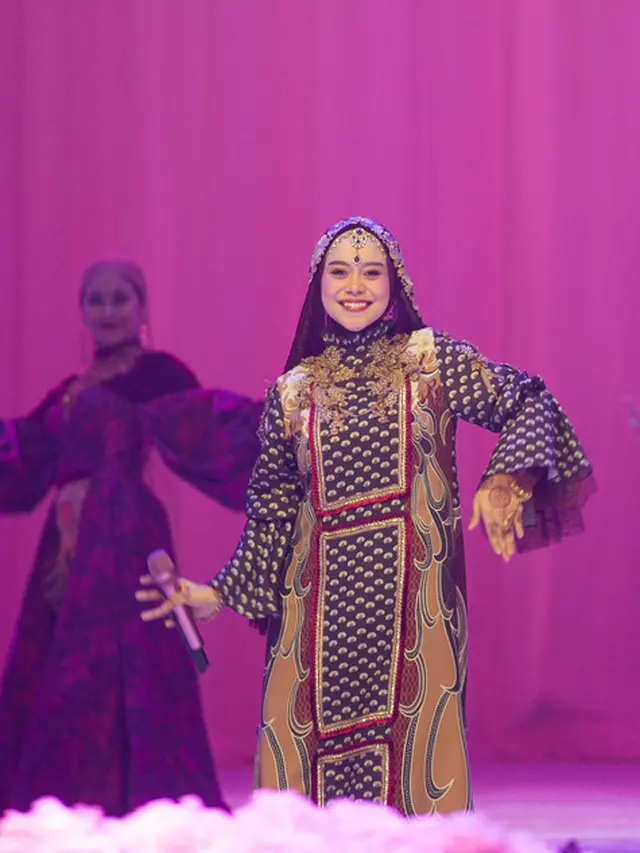 7 Artis Indonesia Pamerkan Koleksi Busana Muslim Ramadan yang Terinspirasi India, dari Krisdayanti Hingga Lesti Kejora