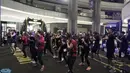 Para pelari senam bersama usai mengikuti Batman Run Series di Jakarta Barat, Minggu (1/12). Acara ini merupakan kerjasama antara Indofunrun dengan Lippo Mall Puri. (Dokumentasi Indofunrun)