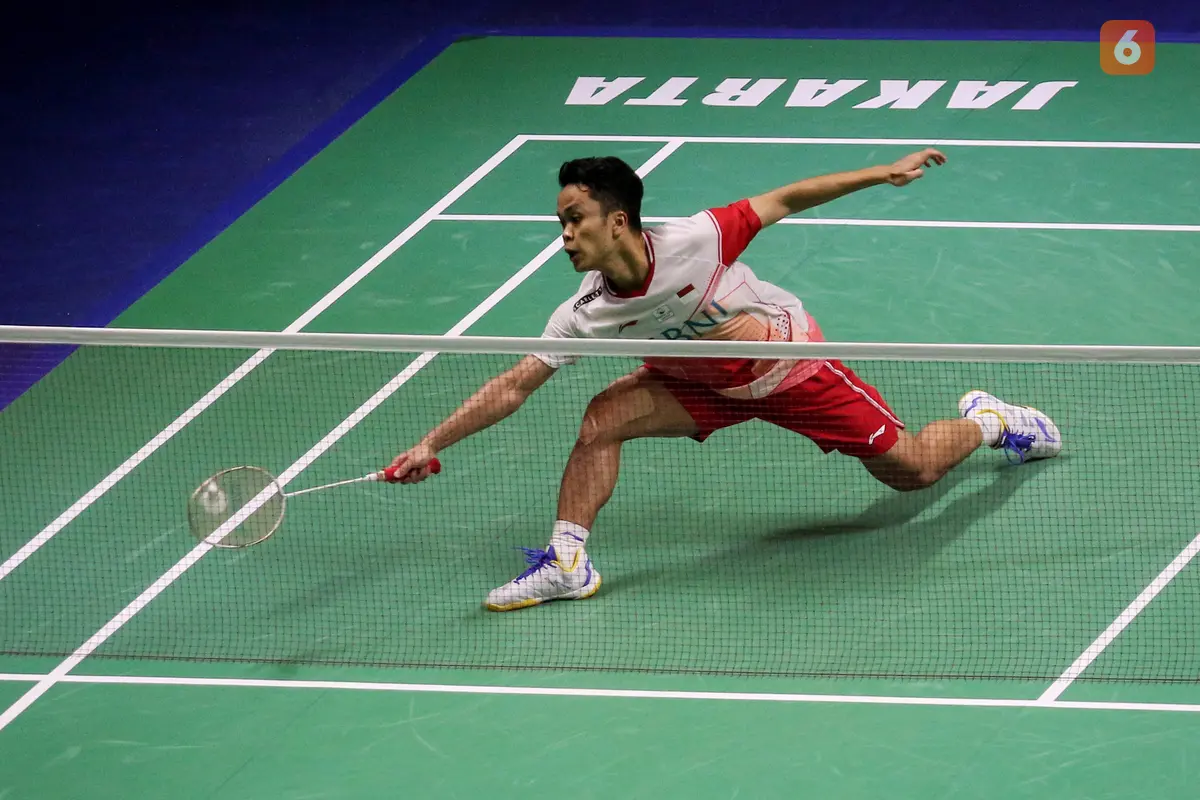 Foto: Melihat Jatuh Bangun Perjuangan Anthony Ginting Saat Ditaklukkan Viktor Axelsen di Perempat Final Indonesia Open 2022