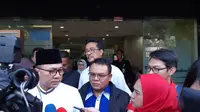 Ketua MPR Zulkifli Hasan mendatangi Rumah Sakit Tarakan, Jakarta Barat, untuk melihat kondisi korban kerusuhan 22 Mei dini hari. (Liputan6.com/Fachrur Rozie)