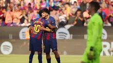Barcelona langsung menekan sejak menit awal. Gol pembuka Blaugrana dicetak Marc Bernal pada menit ke-4. Tampak dalam foto, gelandang Barcelona asal Spanyol, Marc Bernal (kedua kiri) merayakan golnya bersama Lamine Yamal, selama pertandingan pekan ke-25 La Liga 2025/2026 melawan Levante UD di Stadion Camp Nou, Minggu 22 Februari 2026. (Josep LAGO/AFP)