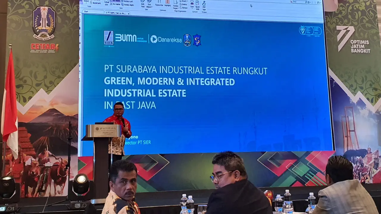 Direktur Utama PT Surabaya Industrial Estate Rungkut (SIER), Didik Prasetiyono di Malaysia.