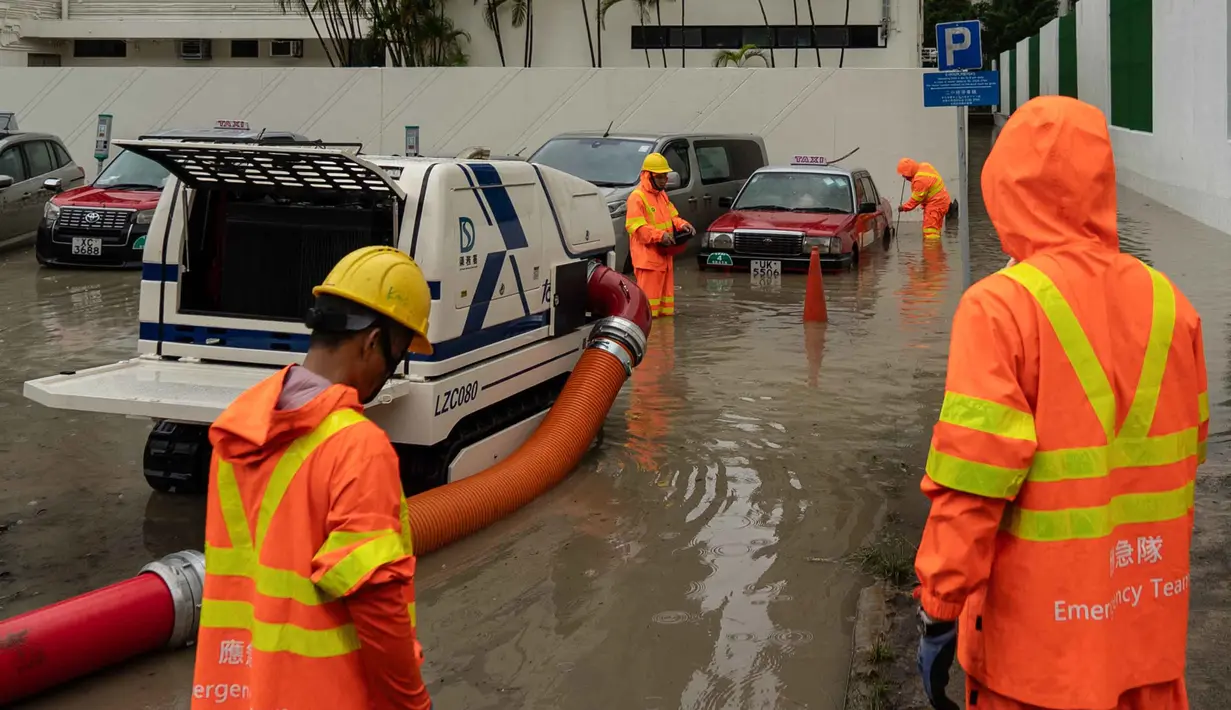 Kondisi cuaca ekstrem ini melumpuhkan banyak layanan publik. (Yan ZHAO/AFP)