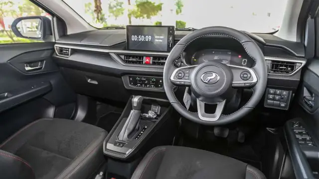Interior Perodua Axia, Daihatsu Ayla versi Malaysia. (Paultan)