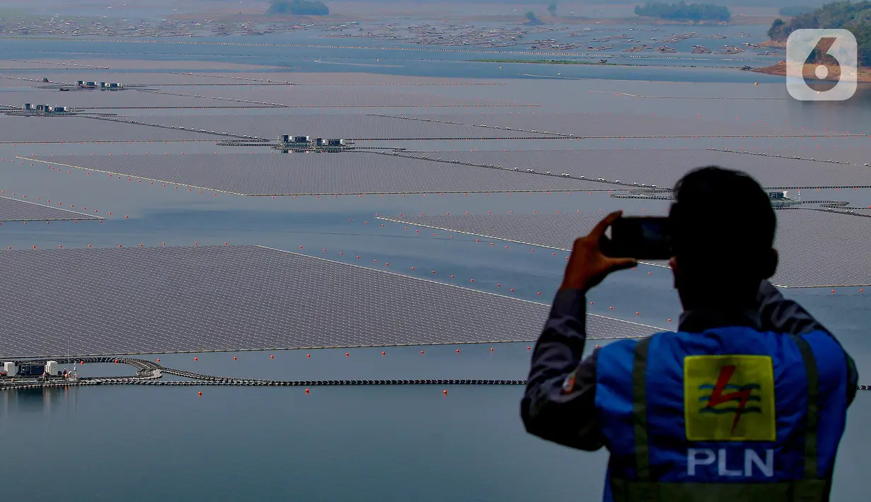Proyek ini diharapkan dapat menjadi pioneer pengemangan PLTS terapung yang dapat dikembangkan di waduk lain di wilayah Indonesia. (merdeka.com/Arie Basuki)