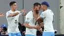 Bermain di Stadion MetLife, Uruguay menang telak 5-0 atas Bolivia. (CHARLY TRIBALLEAU/AFP)
