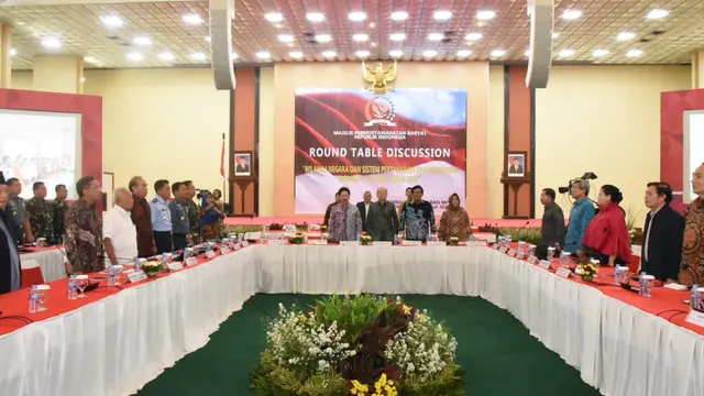Suasana Acara Round Table Discussion Lemkaji MPR Bertajuk 'Wilayah Negara dan Sistem Pertahanan dan Keamanan Menurut UUD NKRI Tahun 1945 di Gedung Nusantara IV, Jakarta, Selasa (2/7/2019). (Foto: Moch Harun Syah/Liputan6.com)