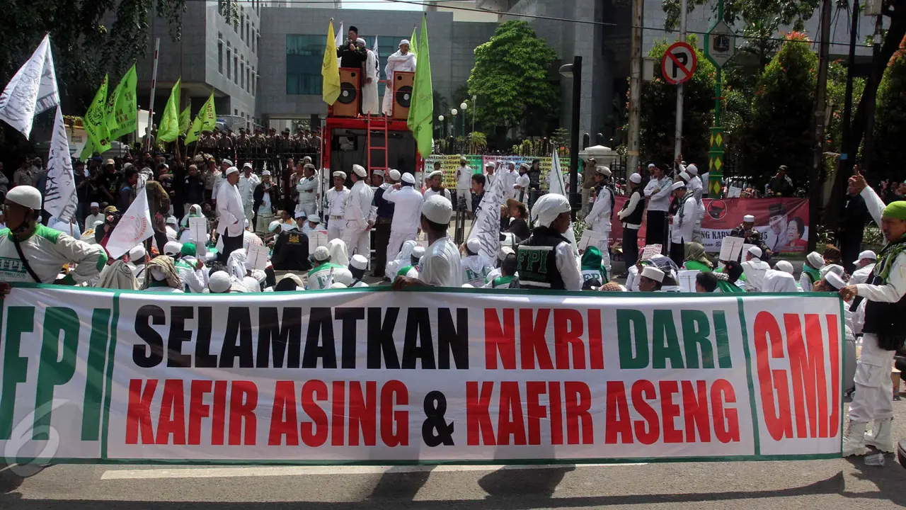 Aksi Massa FPI dan GMJ Tuntut Ahok Lengser