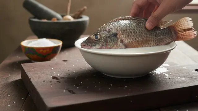 Tips Menumis Ikan agar Tidak Bau Tanah