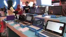 Sejumlah produk teknologi komputer dan gadget di pamerkan pada ajang pameran Indocomtech di JCC, Jakarta, Rabu (28/10). Pameran yang dihadiri sekitar 300 perusahan teknologi informasi itu gelar hingga 1 November. (Liputan6.com/Angga Yuniar)