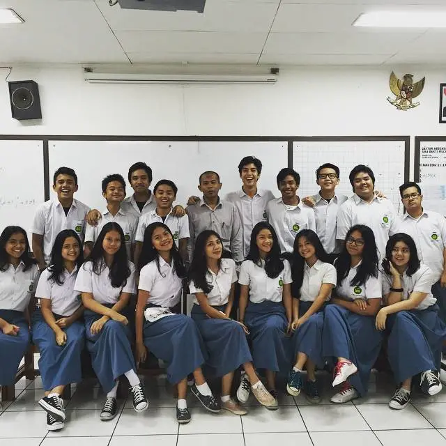 6 Foto Lawas El Rumi saat Sekolah, Akui Pernah Untung Rp 1 Juta per Hari Jual Contekan