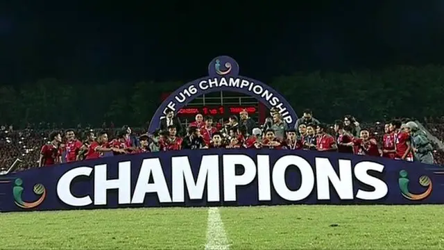 Berita video momen selebrasi juara Timnas Indonesia U-16 di atas podium pada Piala AFF U-16 2018, Sabtu (11/8/2018).