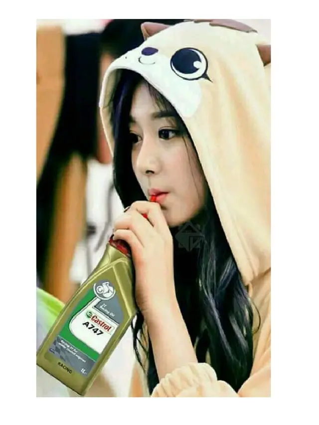 6 Foto Editan Nyeleneh Tzuyu TWICE Lagi Minum Ini Bikin Tepuk Jidat