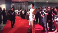 Kezia Warouw, Puteri Indonesia 2016 dalam kegiatan Welcome Dinner Governor's Ball di Miss Universe 2016 (foto: Youtube/seng12900)