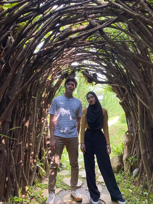 Sering Dikira Pacar, Ini 6 Potret Kebersamaan Cut Syifa dan Teuku Anwar