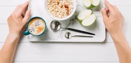 Lapar di malam hari memang jadi salah satu momen paling rawan untuk banyak orang. Setelah aktivitas seharian, tubuh mulai mencari asupan tambahan, apalagi ketika waktu tidur masih cukup lama. (foto/dok: freepik)