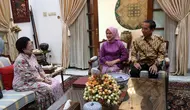 Presiden Joko Widodo atau Jokowi dan Ibu Negara Iriana berkunjung ke kediaman Ketua Umum DPP PDI Perjuangan (PDIP) Megawati Soekarnoputri di Jalan Teuku Umar, Menteng Jakarta Pusat, Kamis (27/4/2023)