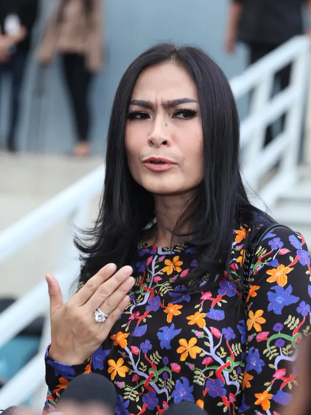 [Bintang] Iis Dahlia