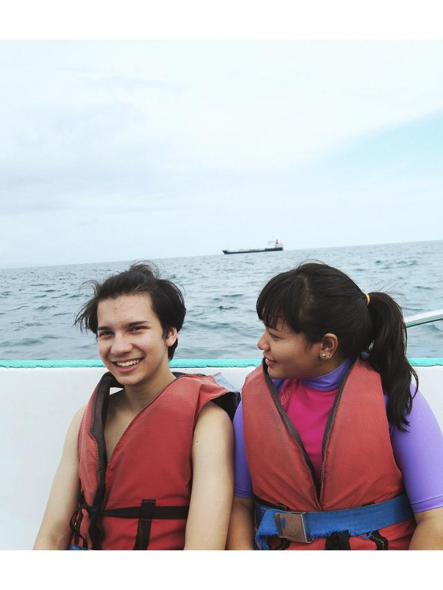 Sering Dikira Pacaran, Ini 6 Potret Persahabatan Amel Carla dan Endy Arfian