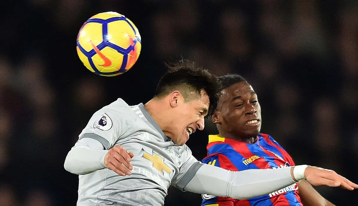 Kehadiran Aaron Wan-Bissaka disebut sebagai awal era baru Manchester United setelah jaman Jose Mourinho. (Photo by Glyn KIRK / AFP)