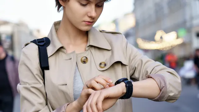 Ilustrasi pengguna Smartwatch.