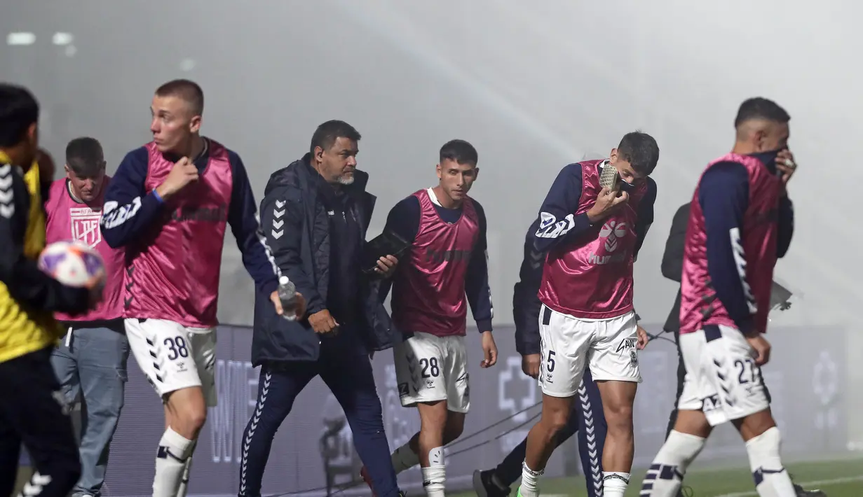 Tidak ada suporter Boca Juniors yang hadir dalam insiden tersebut. Pemerintah Buenos Aires melarang suporter tamu hadir di setiap laga tandang sejak 2013 karena sering terjadi bentrok. (AFP/Alejandro Pagni)