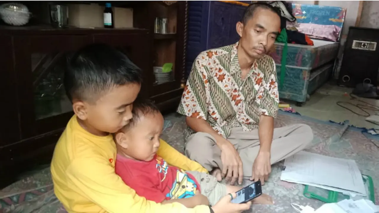 Viral di Sosial Media, Begini Kehidupan Keluarga Iwan dan Anaknya Yuda