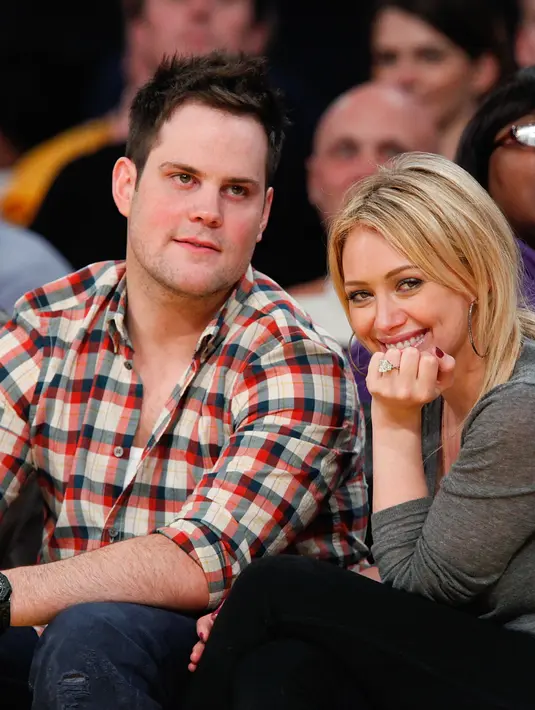 Meski penuh drama, Hilary Duff mengatakan kepada Ellen DeGeneres pada Jumat (29/1/2016) lalu bahwa baik dirinya maupun sang mantan suaminya tetap berteman. (AFP/Bintang.com)