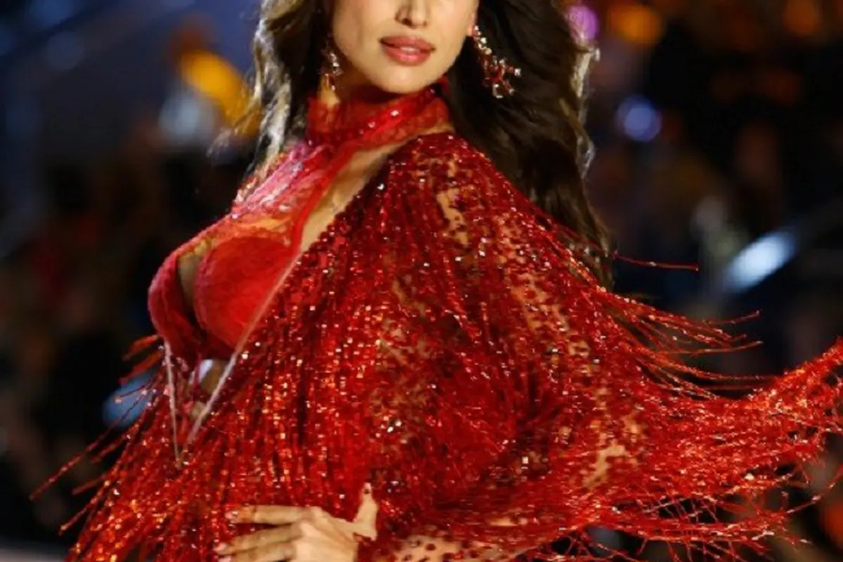Irina Shayk dan Bradley Cooper tengah menanti kelahiran anak pertama. (AFP/Bintang.com)