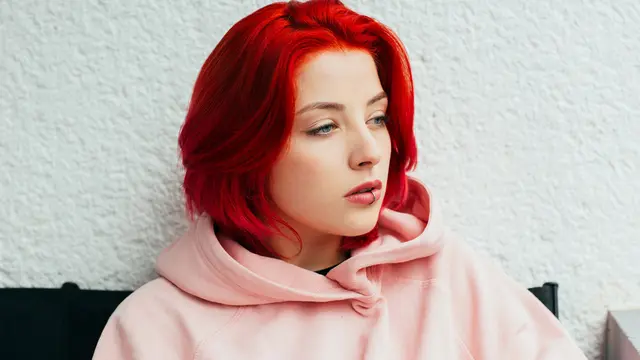 Bingung Mau Cat Rambut Warna Apa? Yuk, Cari Tahu Pilihan yang Tepat Sesuai Karakter Diri Sendiri