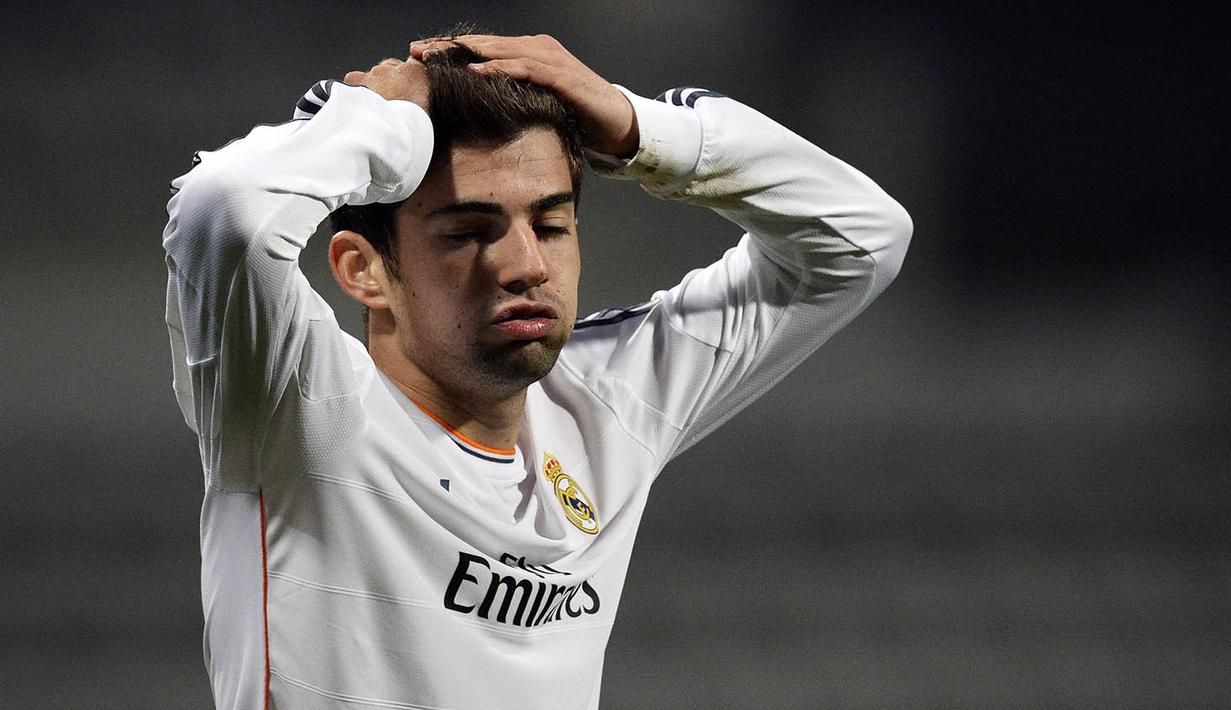 3. Enzo Zidane, memukau saat ikut tur pramusim Real Madrid membuat putra Zinedine Zidane ini jadi incaran klub Eropa. Daily Mail memberitakan jika pria 21 tahun itu akan dipinjamkan ke klub promosi Liga Inggris, Middlesbrough. (AFP/Franck Fife)