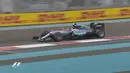 Pebalap Mercedes, Nico Rosberg, meraih posisi kedua di belakang Lewis Hamilton dalam kualifikasi F1 GP Abu Dhabi di Sirkuit Yas Marina, Sabtu (26/11/2016). (Bola.com/Twitter/F1)