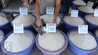 Pedagang beras di Tangerang. (Liputan6.com/Angga Yuniar)