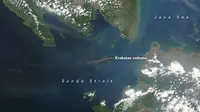 Citra satelit NASA di atas Gunung Anak Krakatau per tanggal 24 September 2018. (earthobservatory.nasa.gov)