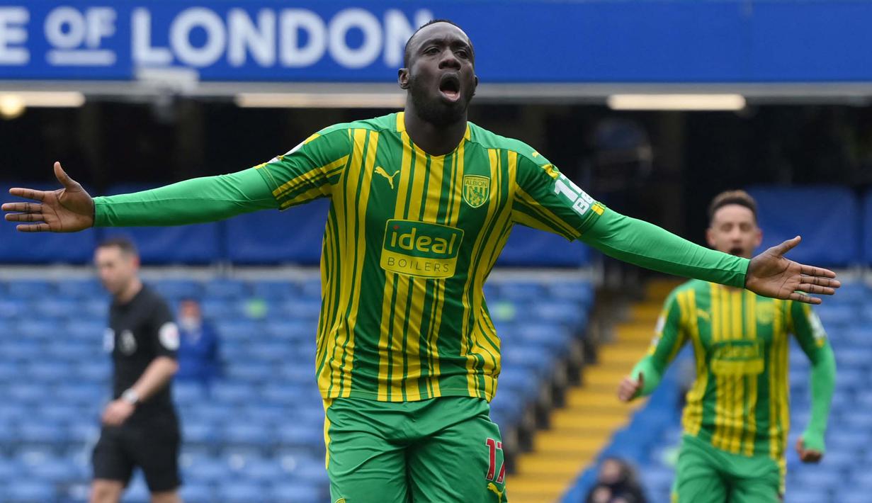 The Baggies memperbesar keunggulan lewat Mbaye Diagne yang berhasil mengoyak gawang Chelsea. (Foto: AFP/Pool/Mike Hewitt)