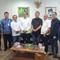 Pj Gubernur DKI Jakarta Heru Budi Hartono bertemu Fraksi PKB-PPP DPRD DKI. (Merdeka.com/Lydia Fransisca)