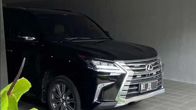 Lexus LX570 mobil dinas Menteri Perindustrian (Plat Dinas Official)