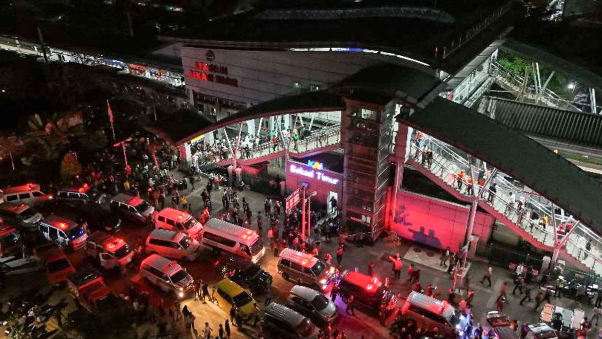 Stasiun Bekasi Timur Tak Beroperasi Buntut Kecelakaan Kereta, Transjakarta Sediakan Shuttle Bus