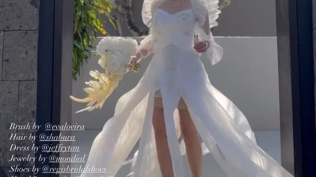 Gaun Jessica Mila dan Enzy Storia saat Resepsi Pernikahan di Bali, credit: (@jscmila)/(@enzystoria)