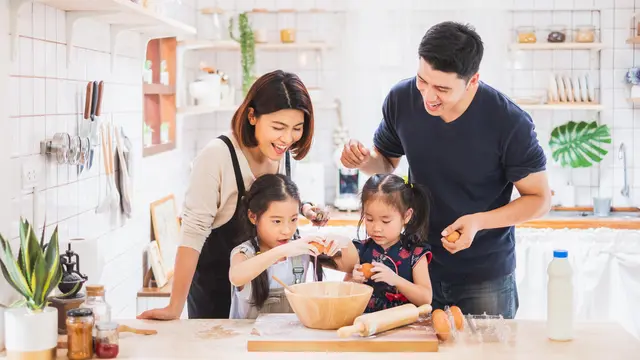 Terlalu Lama WFH Bisa Bikin Stres, 4 Cara Ini Bakal Hidupkan Suasana Harmonis di Rumah (2)