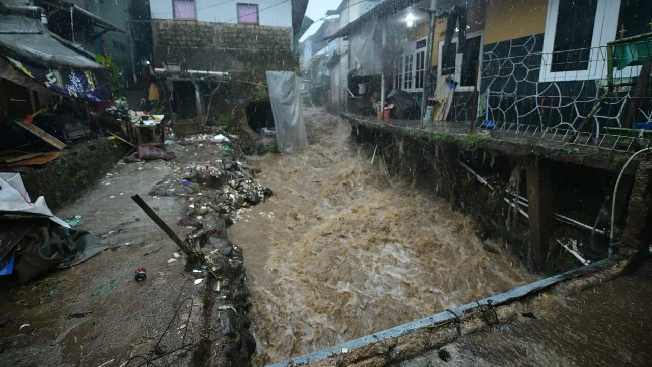 Bencana banjir di Desa Tugu, Cisarua, Kabupaten Bogor