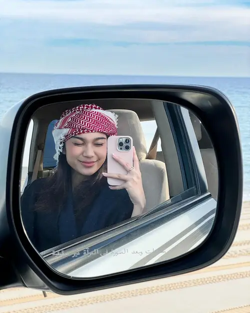 Vaginani ochadi va korsatadi