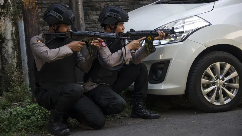 Bom Meledak di Markas Polrestabes Surabaya