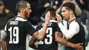 Para pemain Juventus merayakan gol yang dicetak Cristiano Ronaldo ke gawang Udinese pada laga Serie A di Stadion Allianz, Turin, Minggu (15/12). Juventus menang 3-1 atas Udinese. (AFP/Isabella Bonotto)