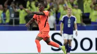 Belanda tidak tinggal diam. Virgil van Dijk dan kawan-kawan menekan pertahanan Blue Samurai dan berhasil unggul lagi lewat gol Crysencio Summerville yang memaksimalkan umpan Ryan Gravenberch pada menit ke-64. (AP Photo/Tony Guttierez)