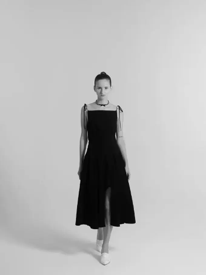 Melihat Perpaduan Apik Pakaian dan Perhiasan dalam Koleksi Selebrasi 10 Tahun Day and Night