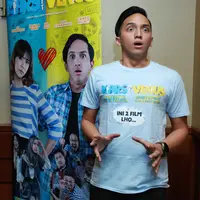 "Nggak sulit, soalnya hampir 90 persen kejadian yang diderita Kelvin di derita gue juga. Gua seneng banget punya kesempatan ngomong ke Pamela (Mila), yang nggak diucapin ke pacar gue," kata Ge saat press screening di Plasa Senayan, Kamis (13/7). 