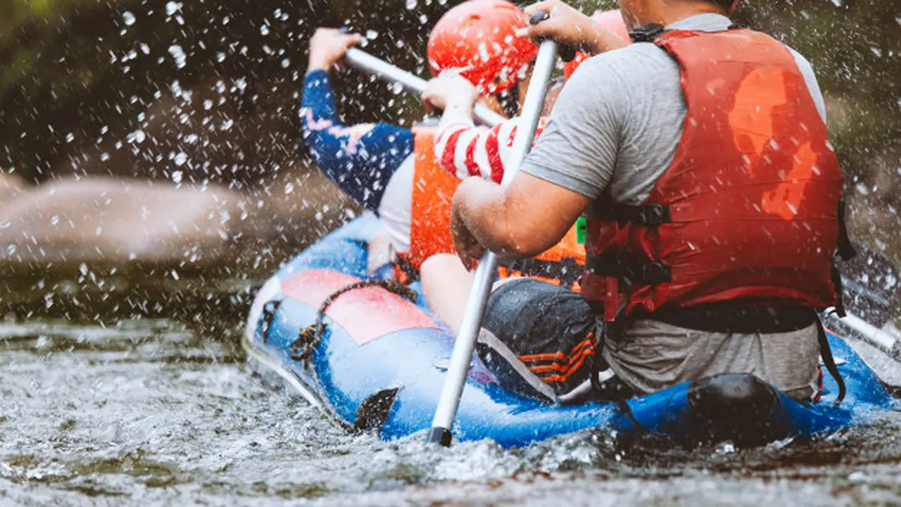 Ilustrasi rafting